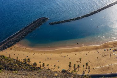 Santa Cruz de Tenerife 'nin sarı kumsalının muhteşem manzarası. Yüksek kalite fotoğraf