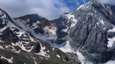 İtalyan Dolomites Alpleri'nde güzel mauntain manzara. Passo Pordoi. South Tyrol. İtalya