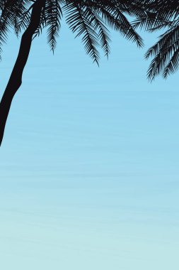 Mavi gökyüzü dikey arkaplan grafiksel resimli siluet palmiye ağaçları boş alana sahiptir.
