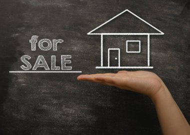 Tahtada satılık tebeşir metni. Yüksek kalite fotoğraf