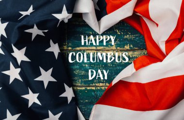 Kırmızı, beyaz ve mavi Amerikan bayrağında kırmızı ile 