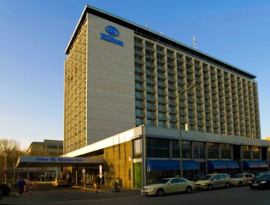 Münih, Bavyera, Almanya, 18 Mart 2007, Hotel Park Hilton 'un dış görünümü