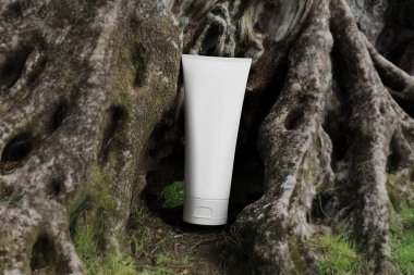 Tasarımınızı istemciye göstermek için Tüp Kozmetik Şişe Modeli