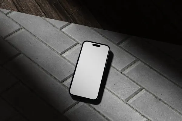 Tasarımınızı istemciye göstermek için Smartphone Mockup