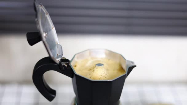 Manual Moka Pot Coffee Maker While Preparing Grind Boiling Coffee — Stock Video