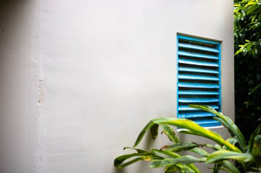 Mavi Tahta Havalandırma Havalandırması Bina Duvarlarında, Reklam için arka plan Yapı ve binalarda duvar kağıdı sahnesi