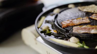 Barbekü büfesi, yemek sahnesinde belgesel ve sinema için video görüntüleri.