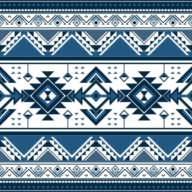 Arap etnik kabile kumaşı deseninde çarpıcı mavi ve lacivert tonlarda karmaşık çiçek desenleri bulunur. Kontrastlı etnik köken, şeftali endüstrisi için görsel olarak yaratılmış olan zarafet ve benzersizliğini artırıyor..