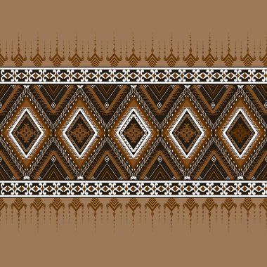 Afrika etnik yapısı açık kahverengi arka planla zıt siyah ve beyaz çarpıcı tasarımlar içeriyor. Bu model, şeftali endüstrisi için görsel olarak önde gelen bir terzi olan Afrika etnik kökeninin kültürel mirasını ve geleneksel sanatını yansıtıyor.,