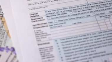 Vergi formu 1040 belge 2 'yi kapatın. Yüksek kaliteli FullHD görüntüler