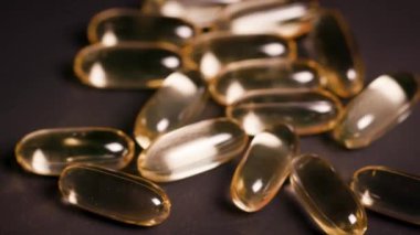 İkinci masadaki vitamin hapları. Yüksek kalite 4k görüntü