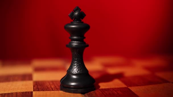 King Black Chess Piece Red Background Turntable High Quality Footage — Stok video