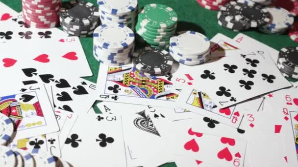 Jetoane Poker Cărți Joc Masă Înregistrare Înaltă Calitate — Videoclip de stoc