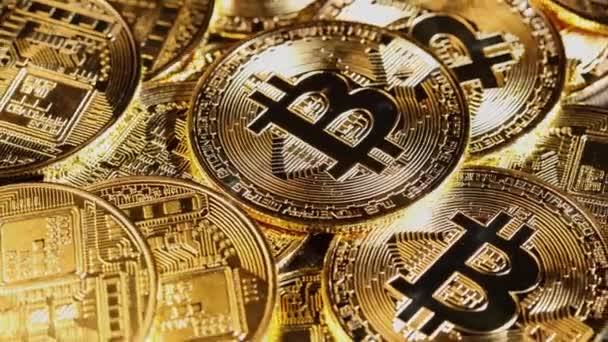 Χρυσό Bitcoin Crypto Νόμισμα Μακροεντολή Νόμισμα Σκούρο Φόντο Υψηλής Ποιότητας — Αρχείο Βίντεο