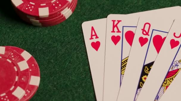 Royal Flush Pokerhand Groene Tafel Hoge Kwaliteit Beeldmateriaal — Stockvideo