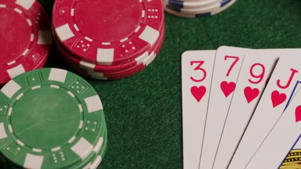 Spláchnout Pokerové Ruce Zeleném Stole Vysoce Kvalitní Záběry — Stock video