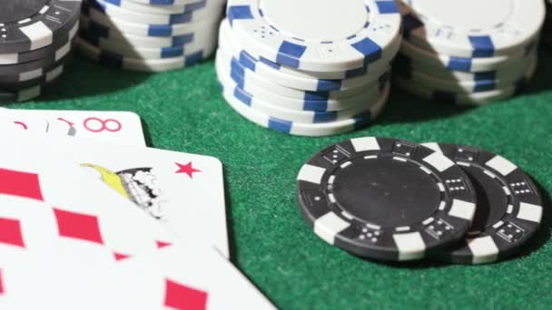 Poker Žetony Hracími Kartami Stole25 Vysoce Kvalitní Záběry — Stock video