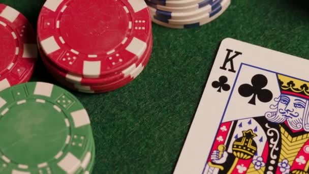 Hög Kort Poker Hand Grönt Bord Högkvalitativ Film — Stockvideo