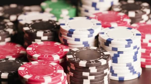 Fichas Poker Con Cartas Mesa Imágenes Alta Calidad — Vídeo de stock