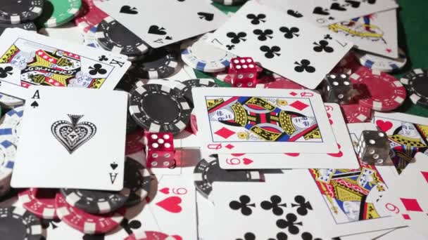 Poker Žetony Hracími Kartami Stole37 Vysoce Kvalitní Záběry — Stock video