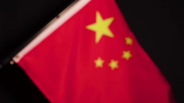 Bandera Nacional China Ondeando Sobre Asta Bandera Sobre Fondo Negro — Vídeos de Stock