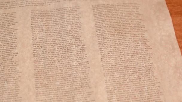 约翰国王的大宪章1215年的历史文件 高质量的4K镜头 — 图库视频影像