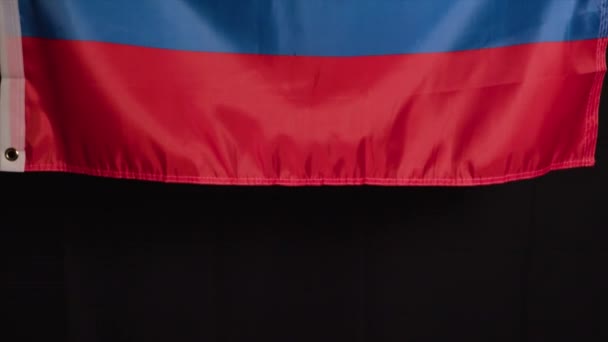 Государственный Флаг России Тёмном Фоне Высококачественные Кадры — стоковое видео