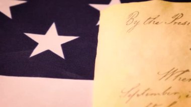 Abraham Lincoln 'ün Özgürlük Bildirgesi' nin Dolly takibi tarihi belge 6. Yüksek kalite 4k görüntü