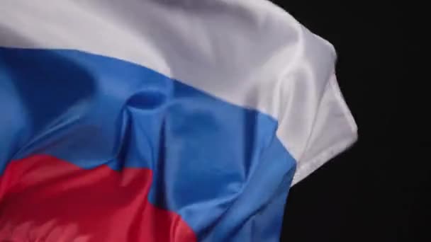 Russische Nationalflagge Auf Dunklem Hintergrund Hochwertiges Filmmaterial — Stockvideo