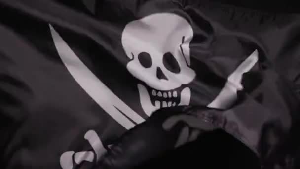 Jolly Roger Pirate Flagga Närbild Mörk Bakgrund Högkvalitativ Film — Stockvideo