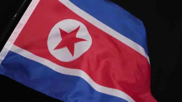 Εθνική Σημαία Της Βόρειας Κορέας Σκούρο Φόντο Υψηλής Ποιότητας Πλάνα — Αρχείο Βίντεο