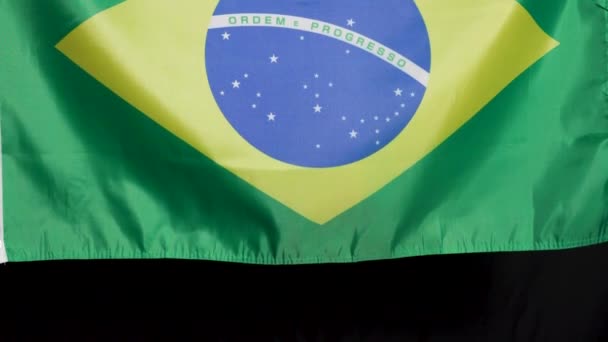 Бразильский Национальный Флаг Темном Фоне Высококачественные Кадры — стоковое видео