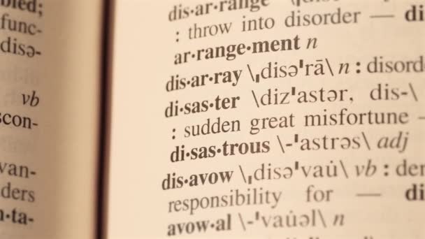 Katastrofa Słowo Definicja Strona Tekst Litera Słownik Wysokiej Jakości Materiał — Wideo stockowe