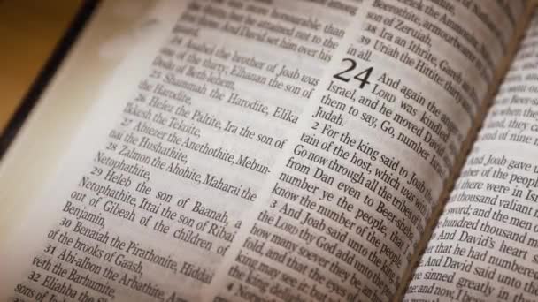 Bibbia Vecchio Testamento Libro Dei Frontespizio Girare Filmati Alta Qualità — Video Stock