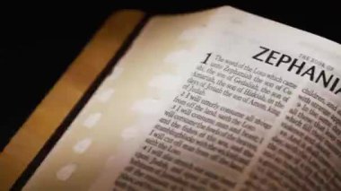 İncil-Eski Ahit Zephaniah Kitabı başlığı. Yüksek kalite 4k görüntü