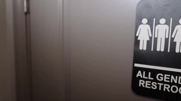 Усі Ознаки Гендерного Громадського Туалету Високоякісні Fullhd Кадри — стокове відео