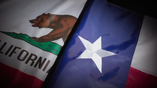 Virada Dinâmica Das Bandeiras Estado Califórnia Texas Com Vinheta Imagens — Vídeo de Stock