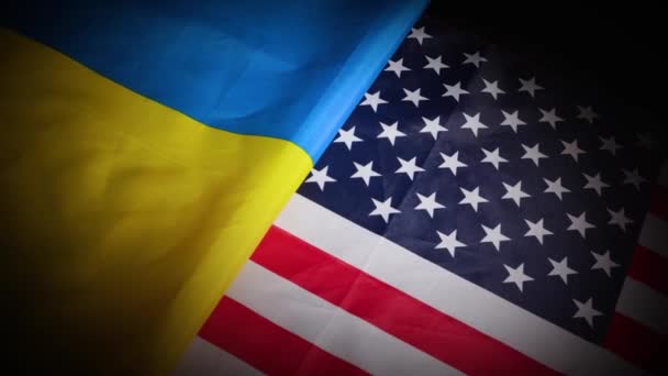 Dynamický Obrat Ukrajiny Národních Vlajek Spojených Států Dálniční Známkou Vysoce — Stock video