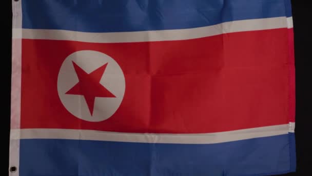Kuzey Kore Ulusal Bayrağı Koyu Arka Plan Yüksek Kalite Görüntü — Stok video