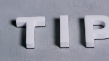 3 boyutlu harfler açık mavi arka plan kavramını kapatıyor. Yüksek kalite 4k görüntü