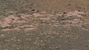 Meteor kraterinin 8 kat yakınına göktaşı doğal tarihi Winslow Arizona çöl seyahati. Yüksek kalite 4k görüntü