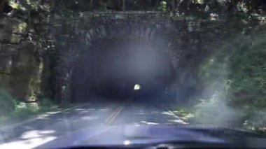 Tanbark Ridge Tüneli, Kuzey Carolina Dağ Yolu, Manzarası. Yüksek kalite 4k görüntü
