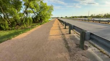 36 Taraflı Yol ve Gün batımında Ufuk 'a Doğru Uzan. Yüksek kalite 4k görüntü