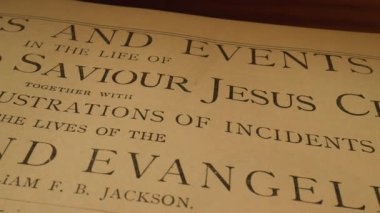 İsa 'nın Hayatı ve Sıcak Işık 26' daki Havariler üzerine klasik İncil sayfası. Yüksek kalite 4k görüntü