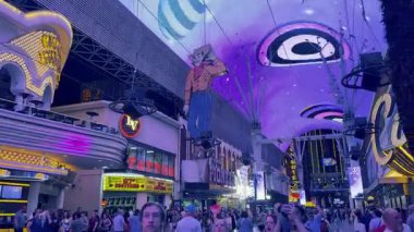 8 Mayıs 2025 Yayınevi Las Vegas Nevada ABD Golden Nugget ve Vegas Vic Fremont Caddesi, Las Vegas 10 