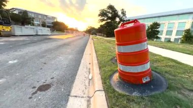 24 Mayıs 2025 Austin Yayınevi Teksas ABD Yayınevi Orange İnşaat Fıçısı 'nın 25. 