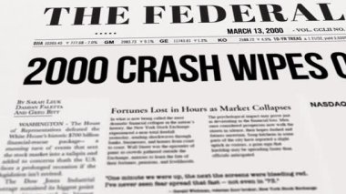 2000 Crash Gazetesi Dolly Pan Yakın Çekim Manşet 17. Yüksek kalite 4k görüntü