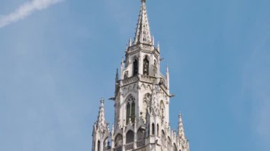 Münih, Almanya 20 Temmuz 2025: Münih Yeni Şehir Salonu Marienplatz Alman Tarihi Tarihi Mimari 482 