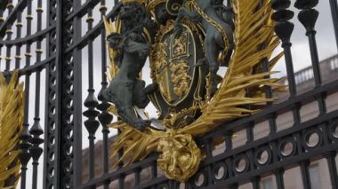 Londra, İngiltere 27 Temmuz 2025: Buckingham Sarayı Londra Avrupa kapısı 1781 2 