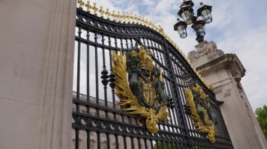 Londra, İngiltere 27 Temmuz 2025: Buckingham Sarayı Londra Avrupa Mimari Tarihi Sınır Kapısı 1762 